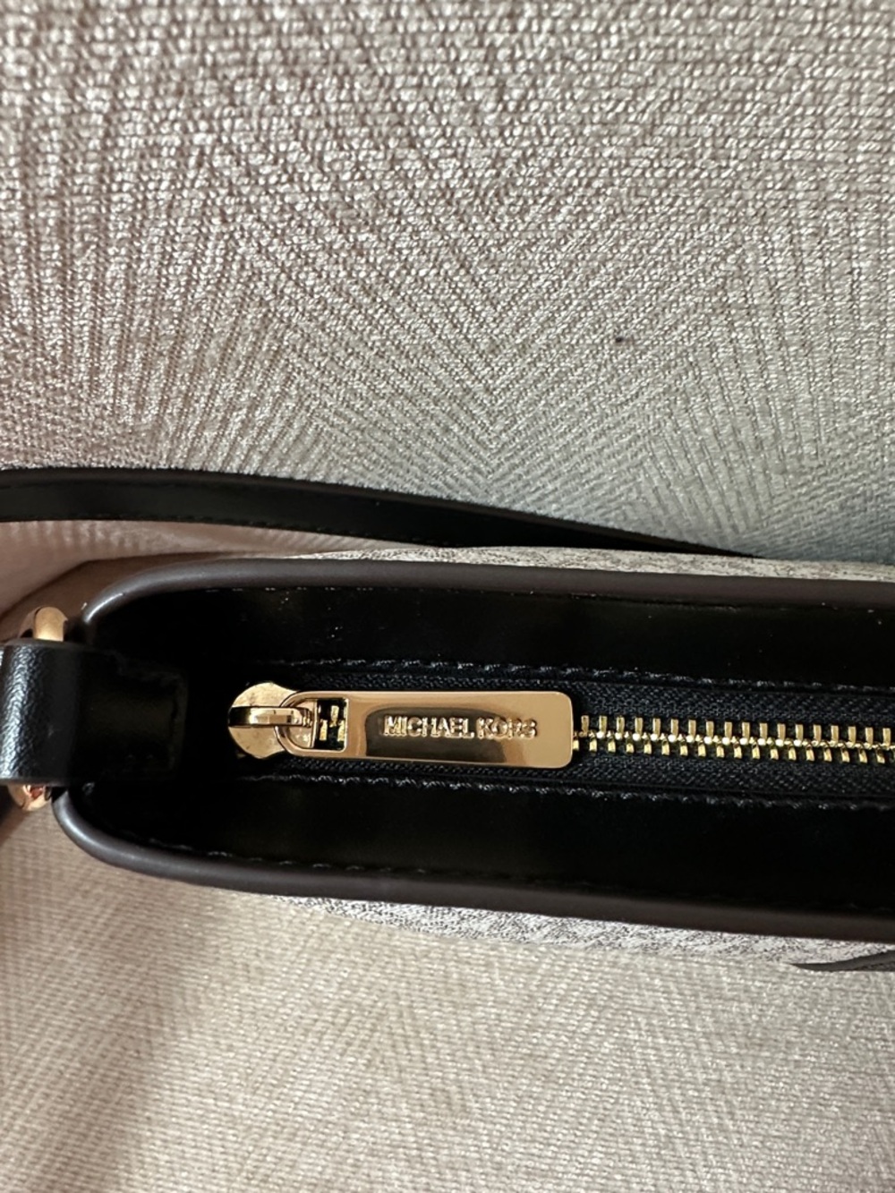 Michael Kors Black and Cream Signature Two-Tone Crossbody NWOT - Picture 9 of 10